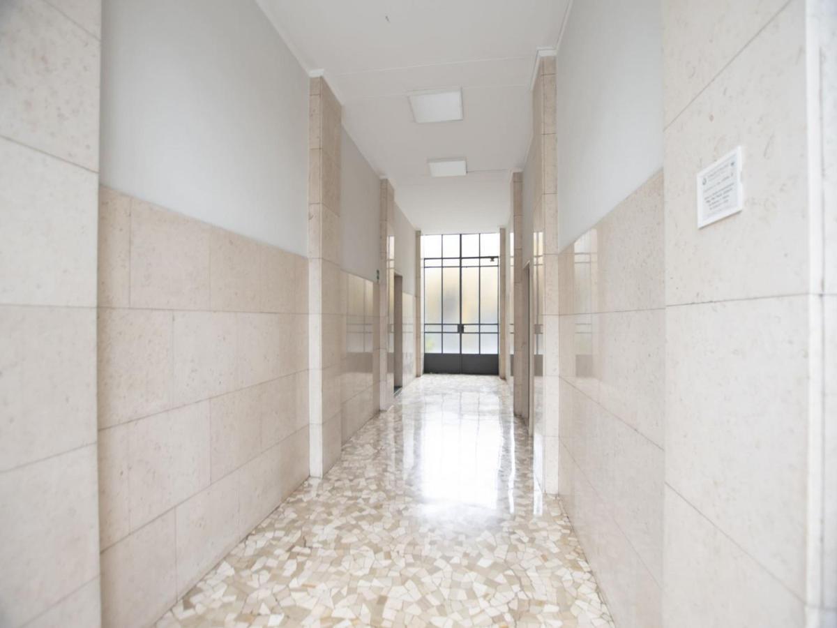 The Rent - Cozy Two-bedroom In Porta Romana District Apartment